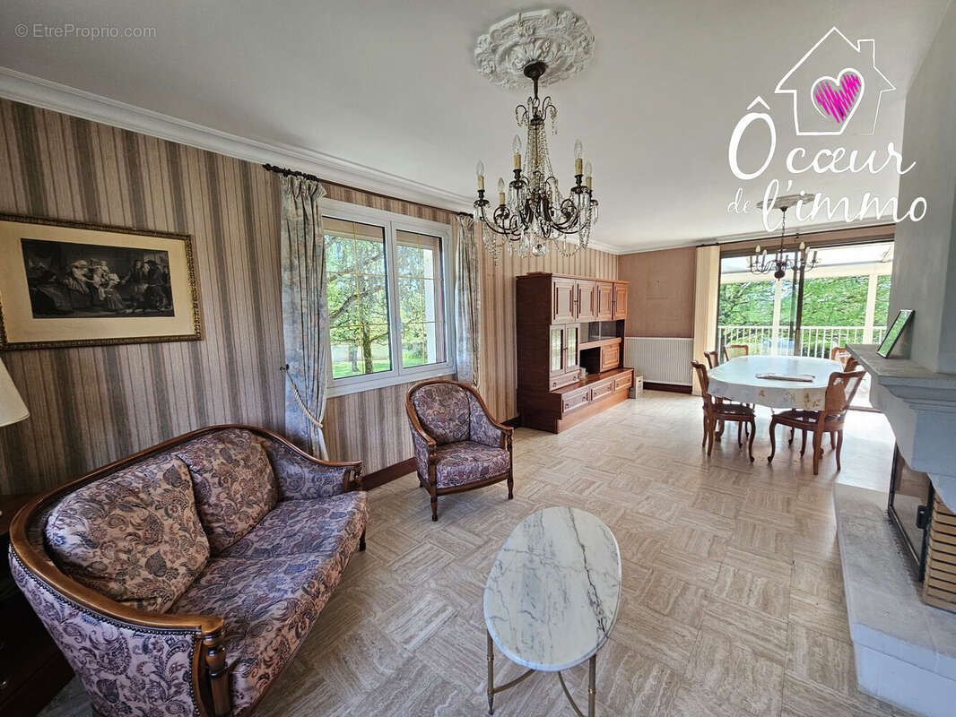 Maison à MAZIERES-EN-MAUGES