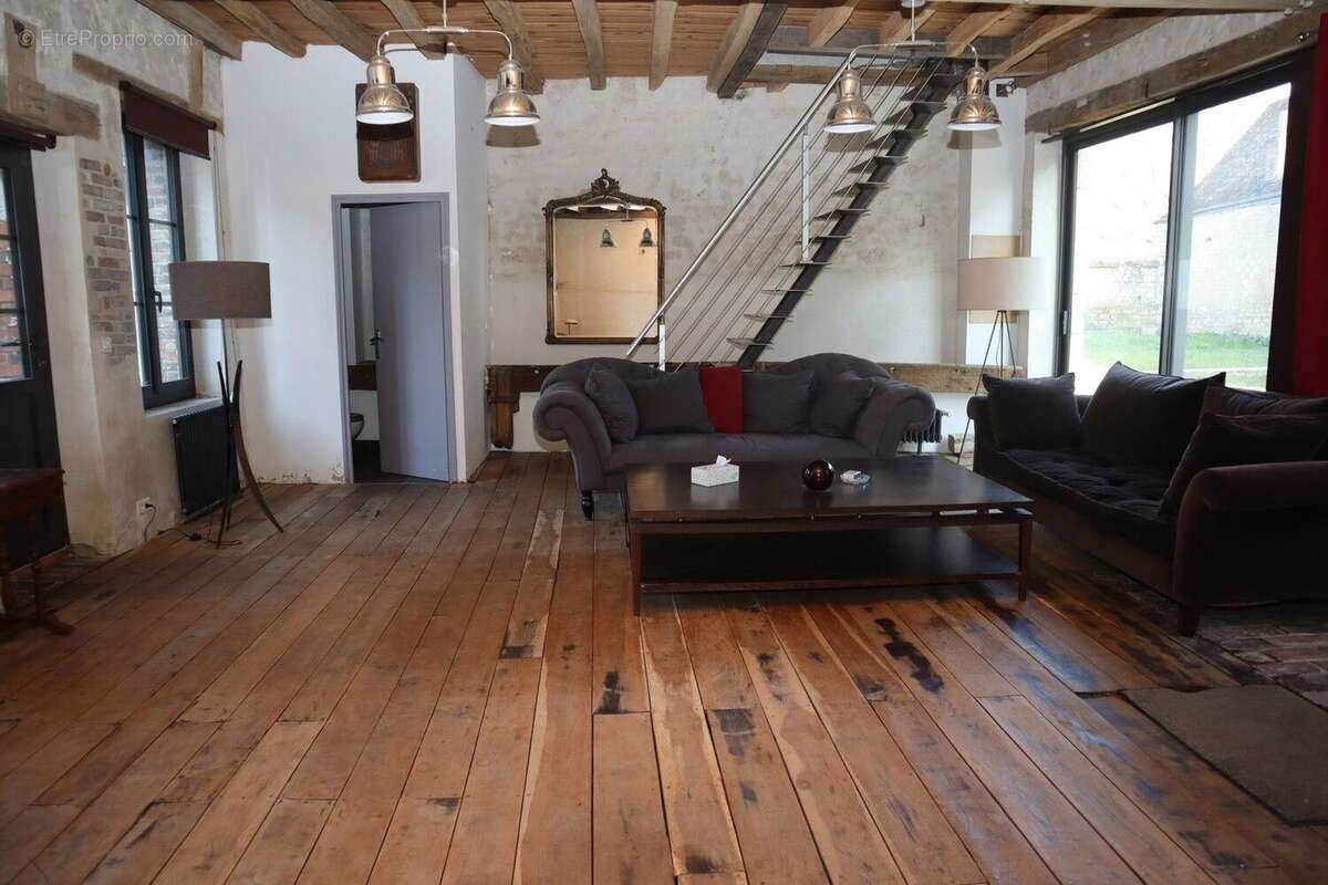 Appartement 327 m² à Cepoy  - photo 4