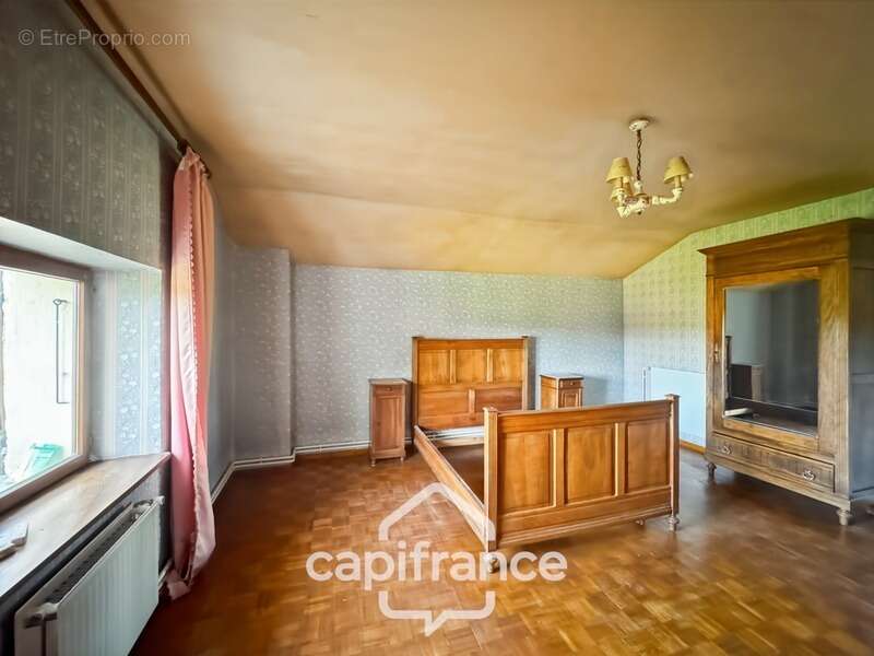 Maison à CHATEAUNEUF-SUR-ISERE