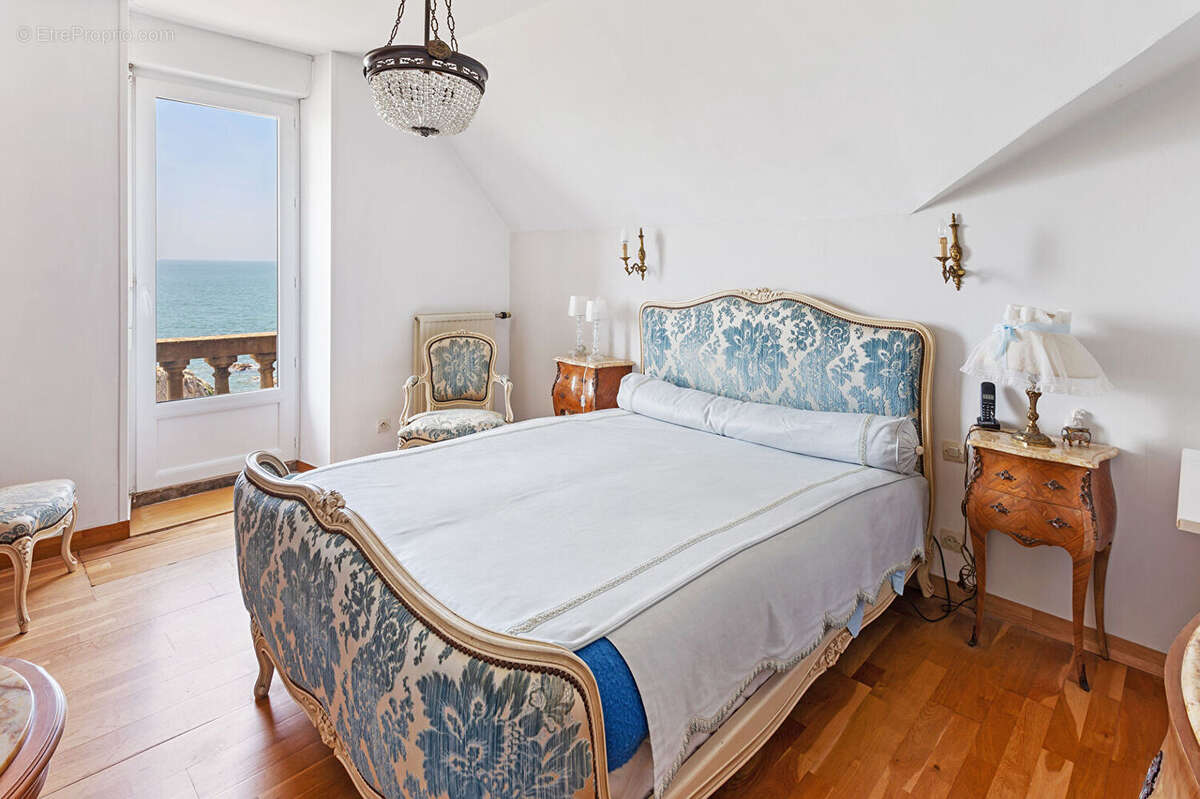 Maison à LE POULIGUEN