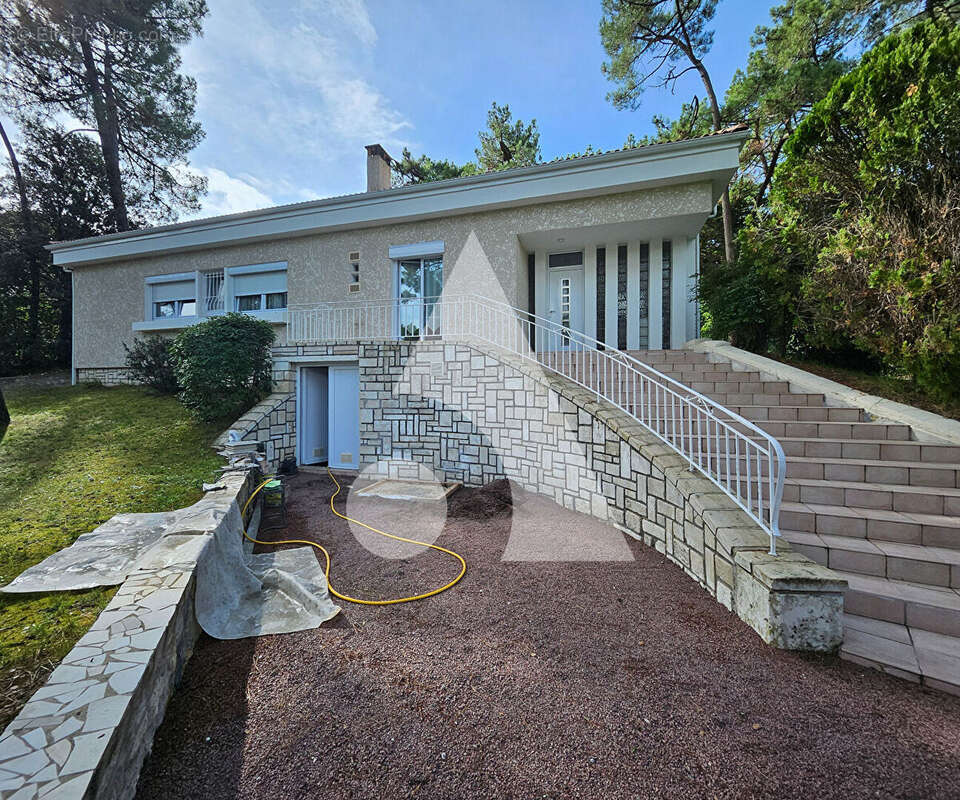 Maison à LES MATHES