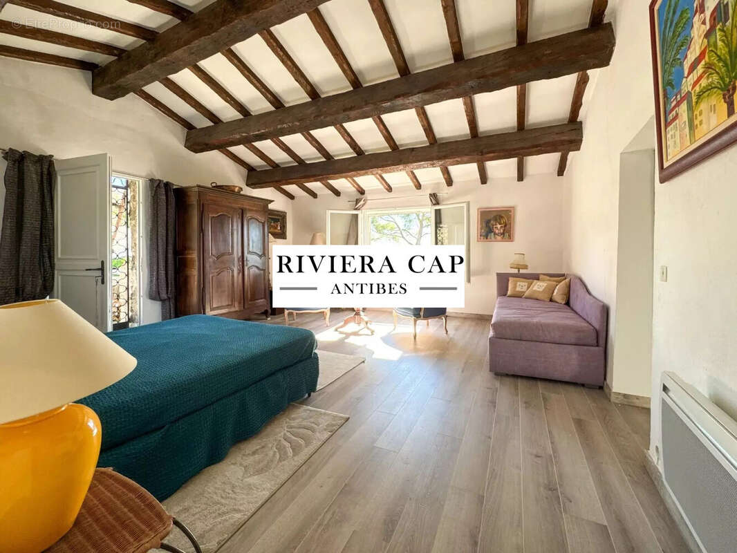Maison 196 m² à Fayence  - photo 7