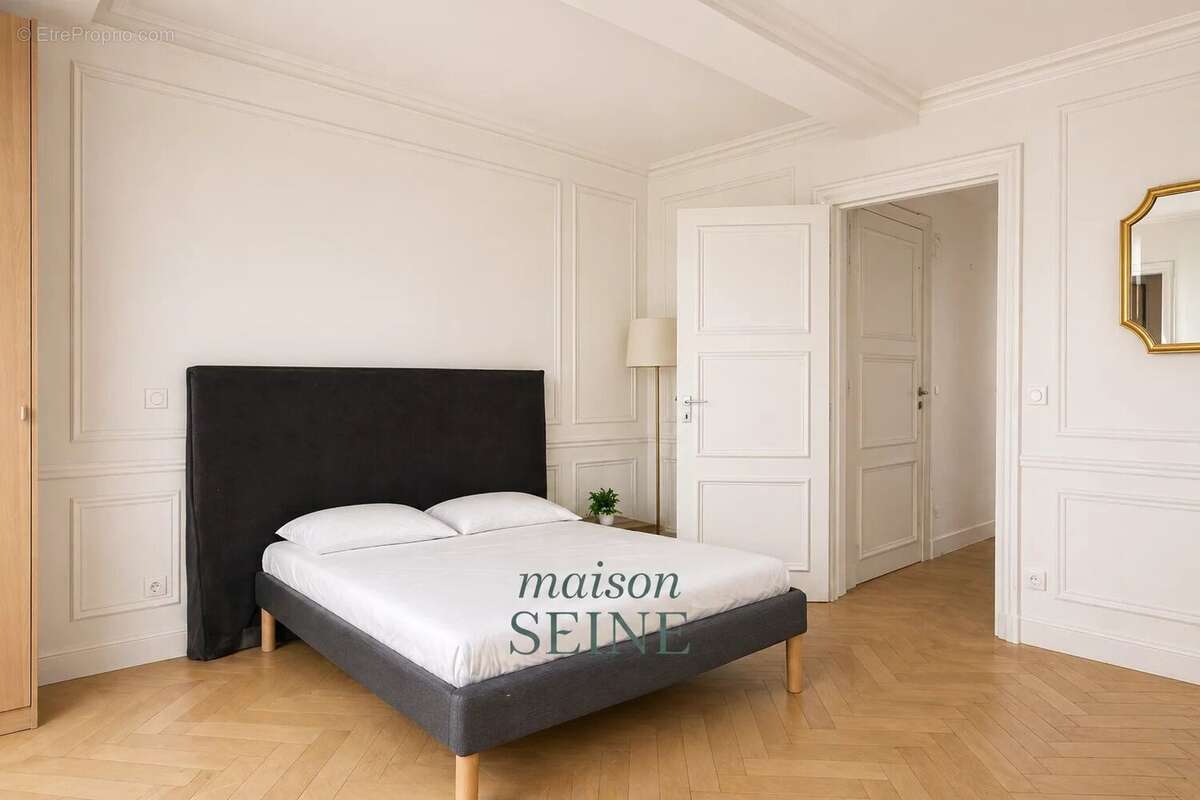 Appartement à NEUILLY-SUR-SEINE