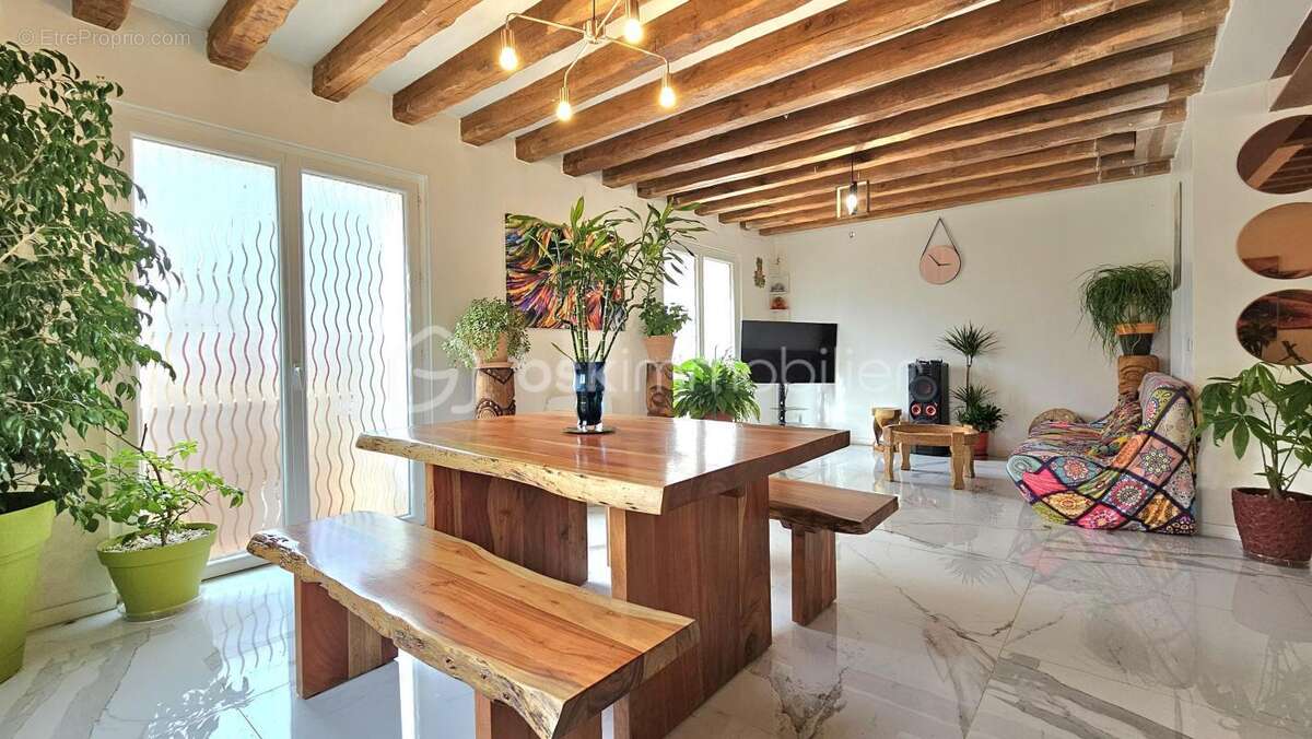 Maison à QUINCY-VOISINS