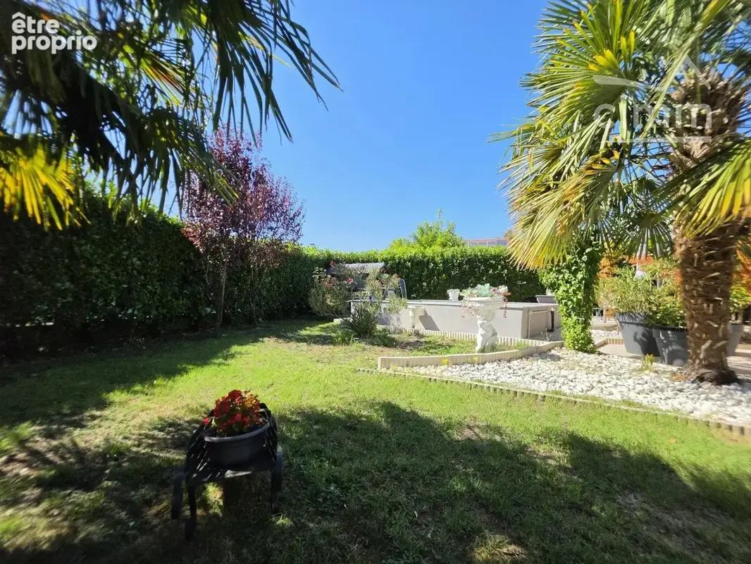 Villa individuelle de 149 m² avec piscine, espace indépendant et jardin arboré de 750 m² - photo 13