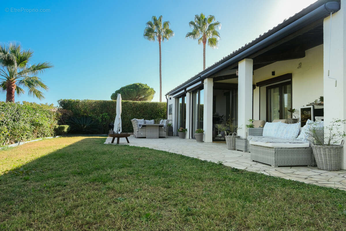 Maison à VILLENEUVE-LOUBET