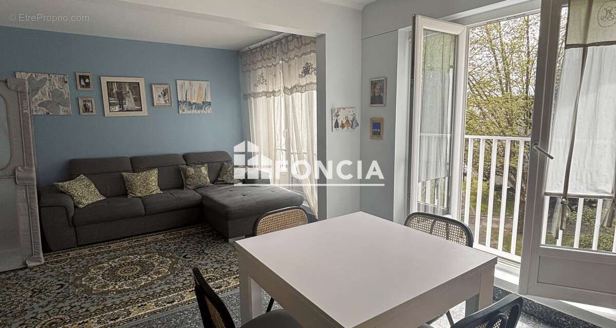 Appartement à CHILLY-MAZARIN