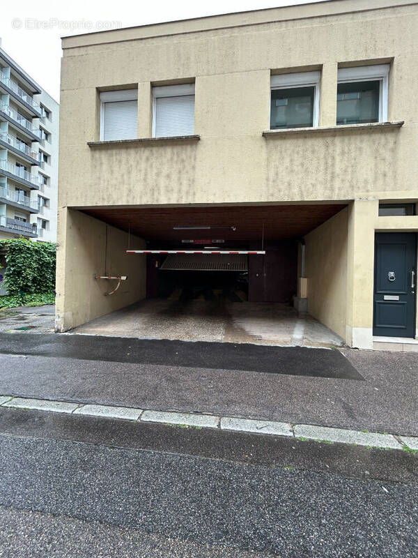 Parking à LYON-2E