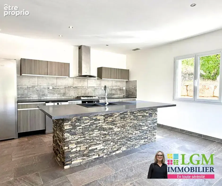 MEYRANNES - Villa 4 pièces avec studio indépendant loué - photo 3