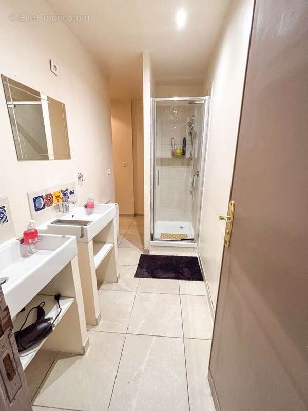 Appartement à MARSEILLE-7E