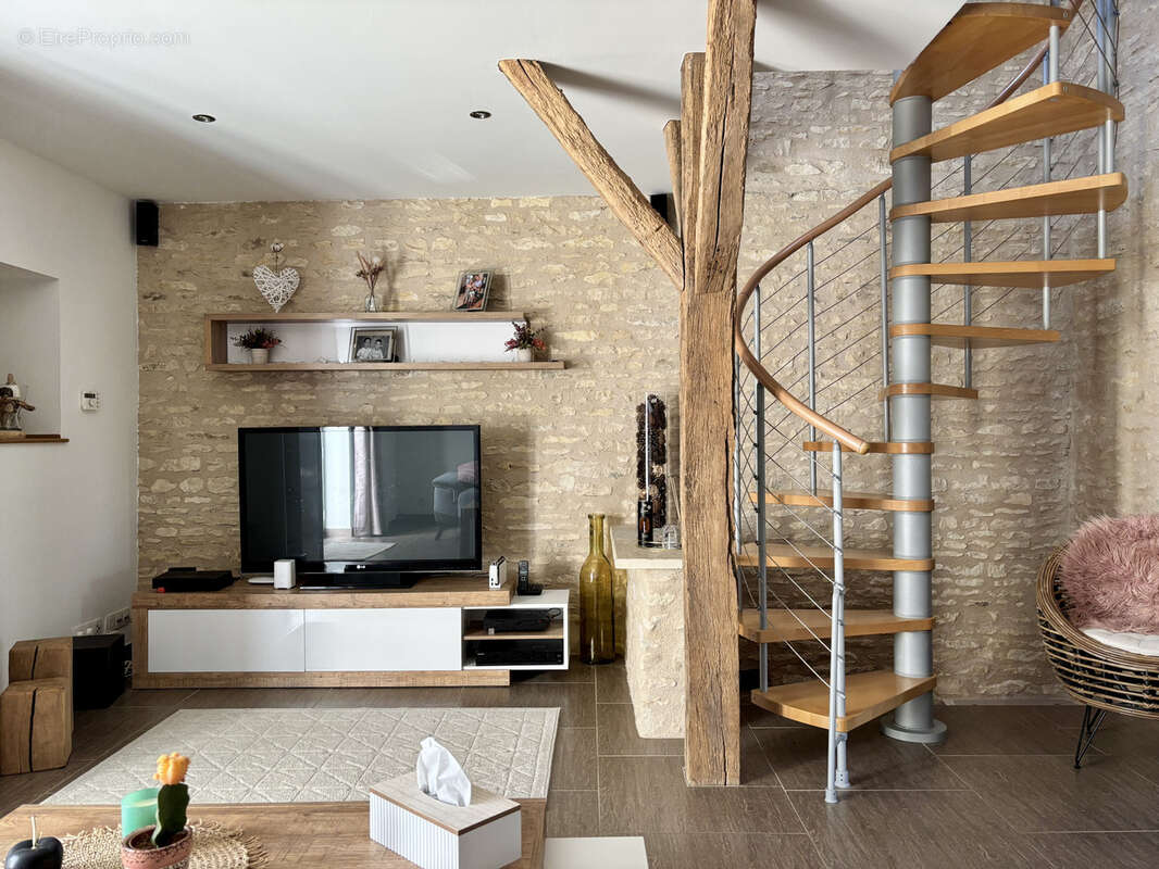 Maison à NEUVILLE-DE-POITOU