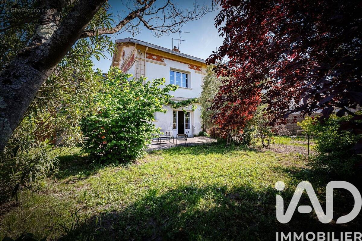 Photo 1 - Maison à BLANQUEFORT