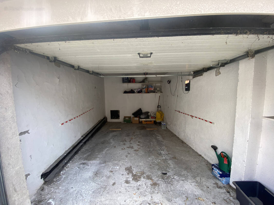 Parking à MARSEILLE-14E