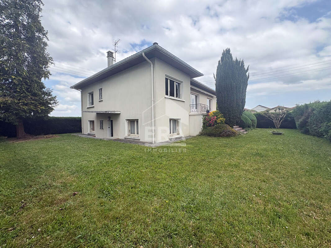 Maison à SOUES