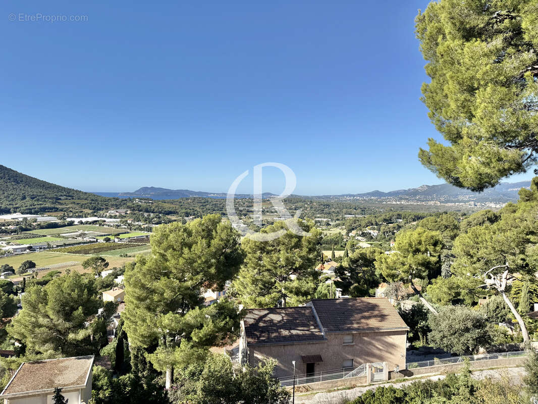 Maison à CARQUEIRANNE