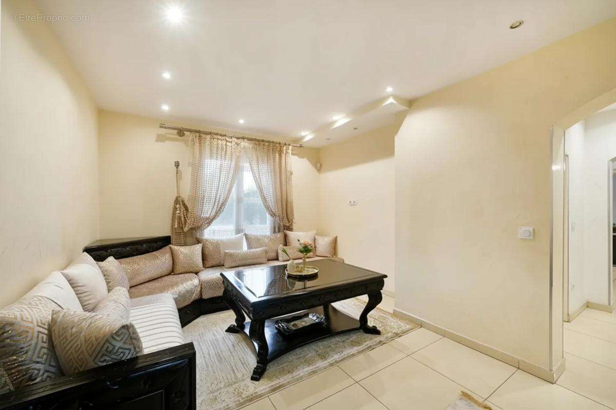 Maison à SAINT-GILLES