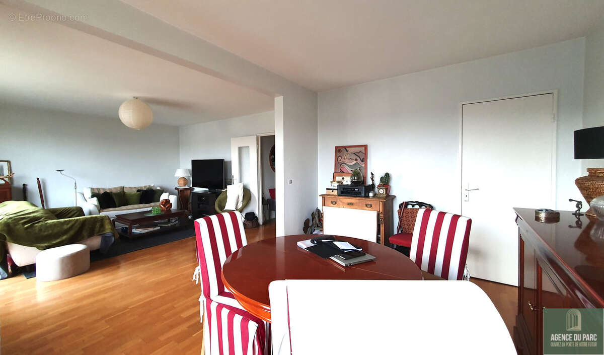 Appartement à VILLE-D'AVRAY