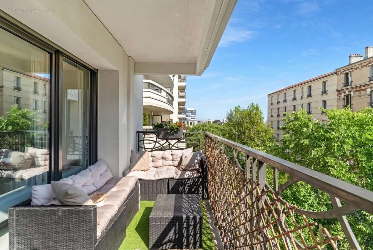 Appartement à LEVALLOIS-PERRET