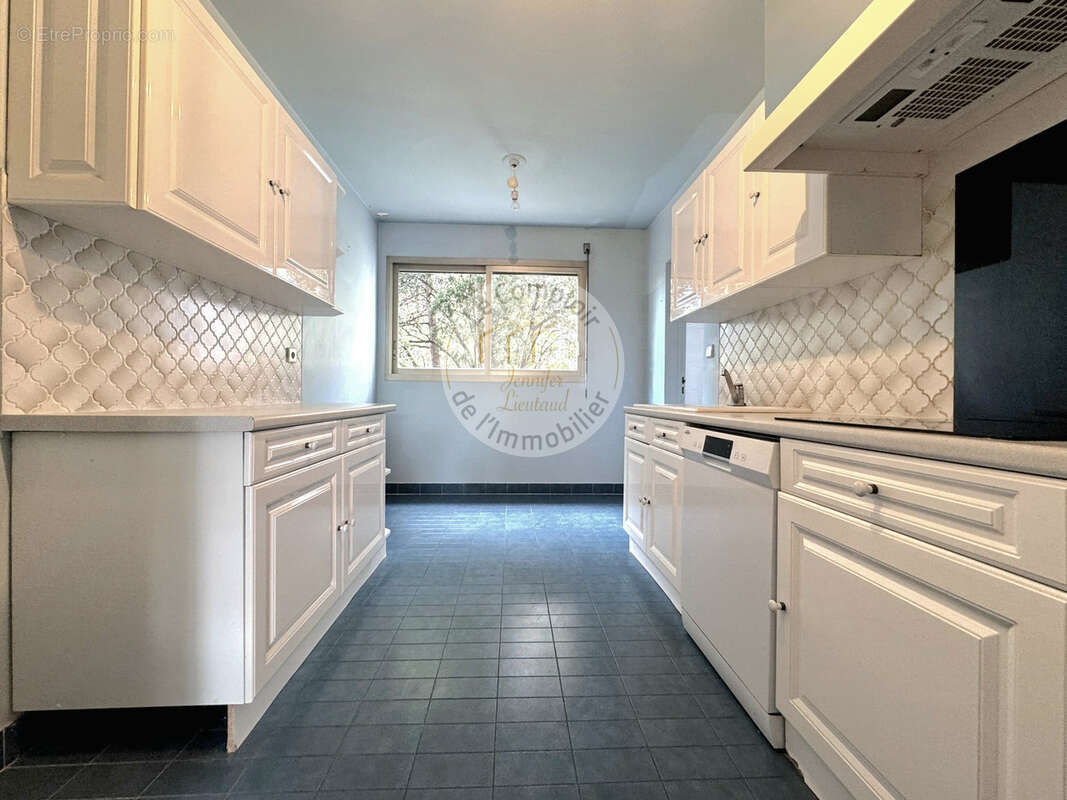 Appartement à MARSEILLE-9E