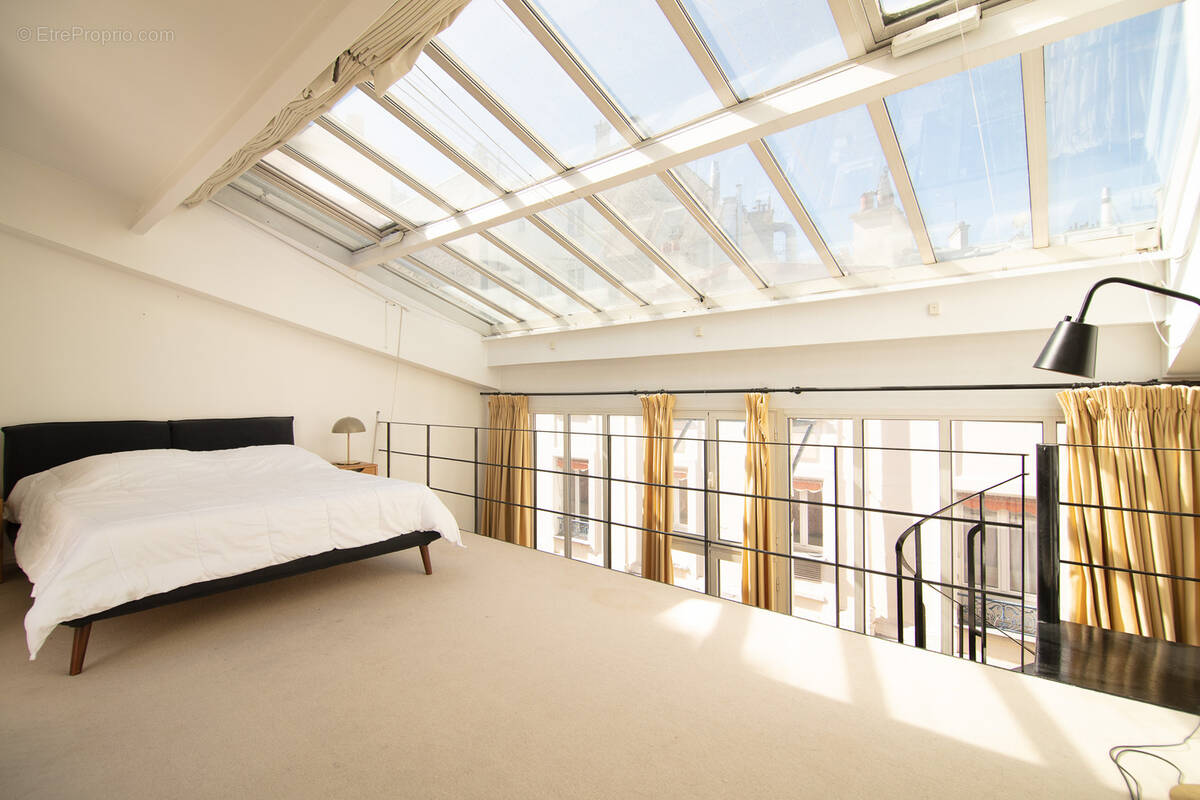 Appartement à PARIS-8E