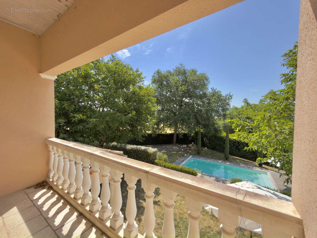 Maison contemporaine avec piscine et jardin - photo 16