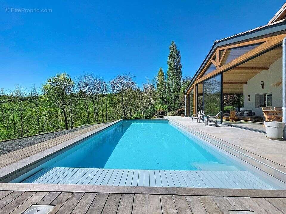 Maison à LUZINAY
