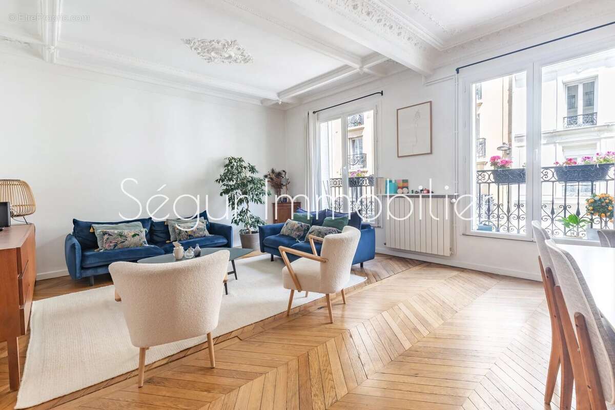 Appartement à PARIS-15E