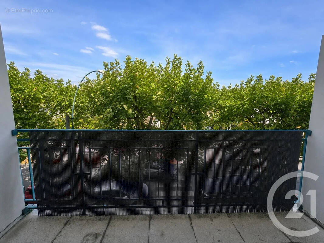 Appartement 61 m² à Saint-Maur-Des-Fosses  - photo 2