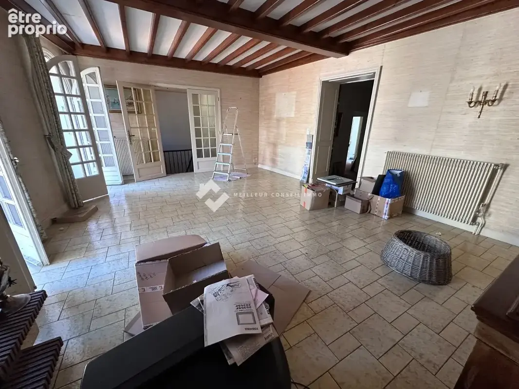 Appartement 243 m² à vendre à La Monnerie-Le-Montel (63650) - photo 2