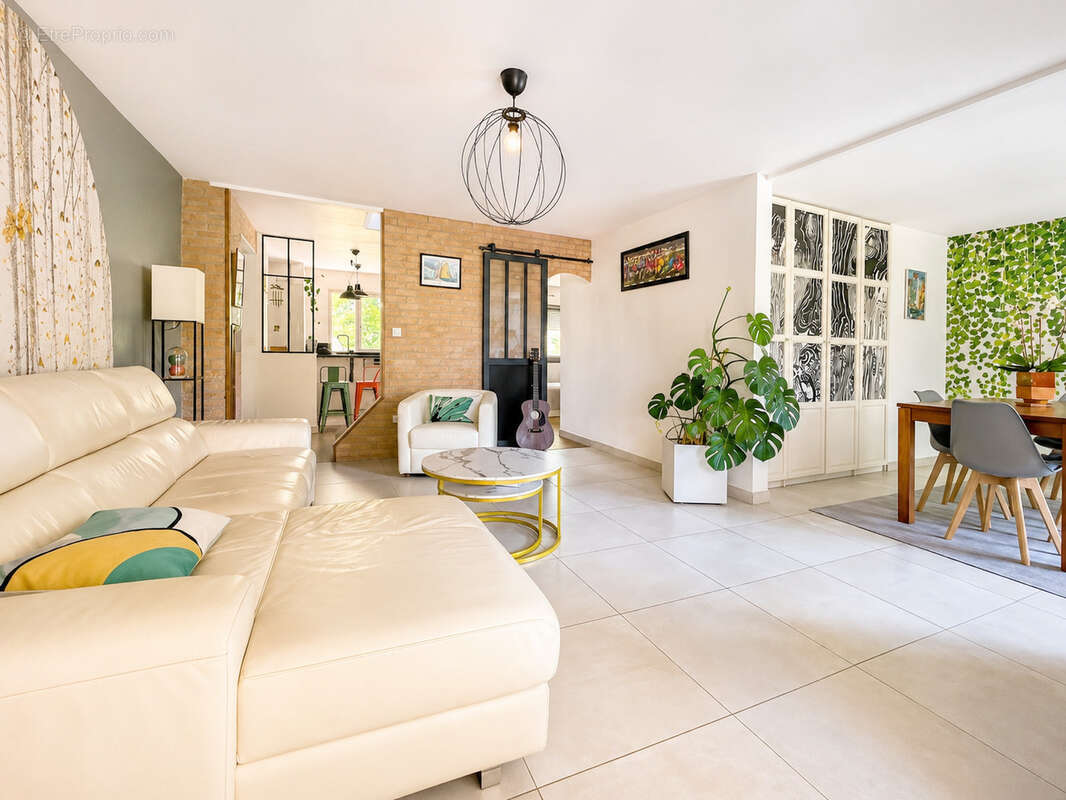 Duplex de 135m2 avec 4 chambres à 5mn à pied des plages au Pin Rolland - photo 2