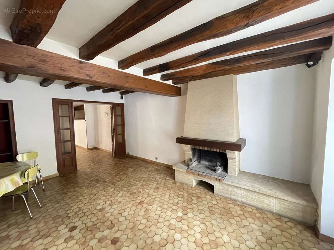 Maison à VIC-FEZENSAC