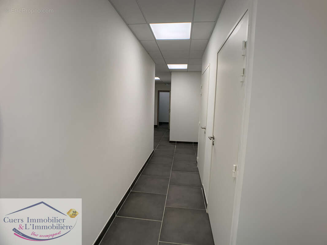 98.65m2 - local commercial ou professionnel - cuers - photo 10