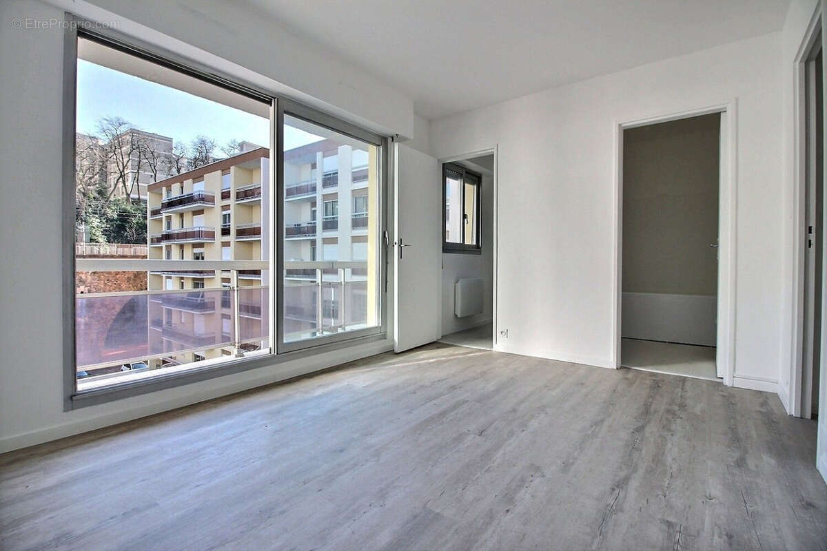 Appartement à ISSY-LES-MOULINEAUX
