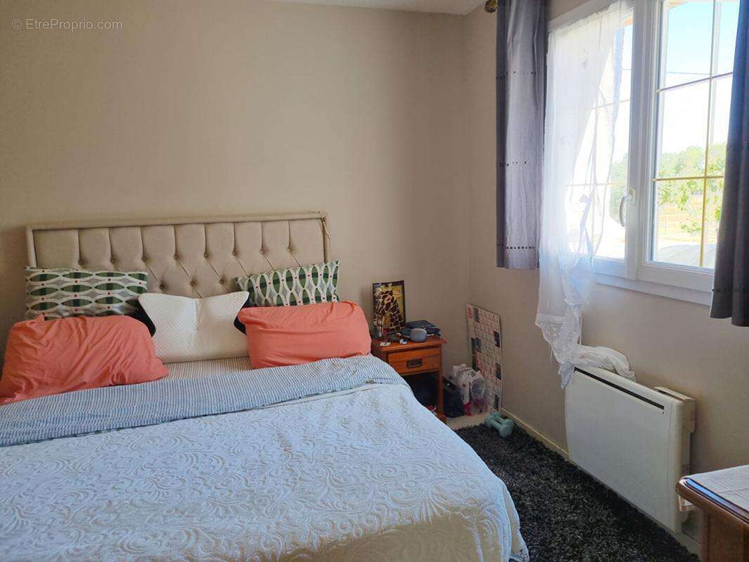Propriété d'agrément  4 Chambres, un étang et 3,6 Hectares - photo 7
