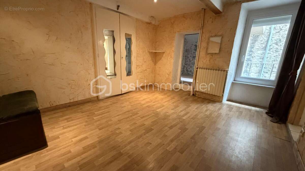 SAILLANS - Studio à rénover - photo 3