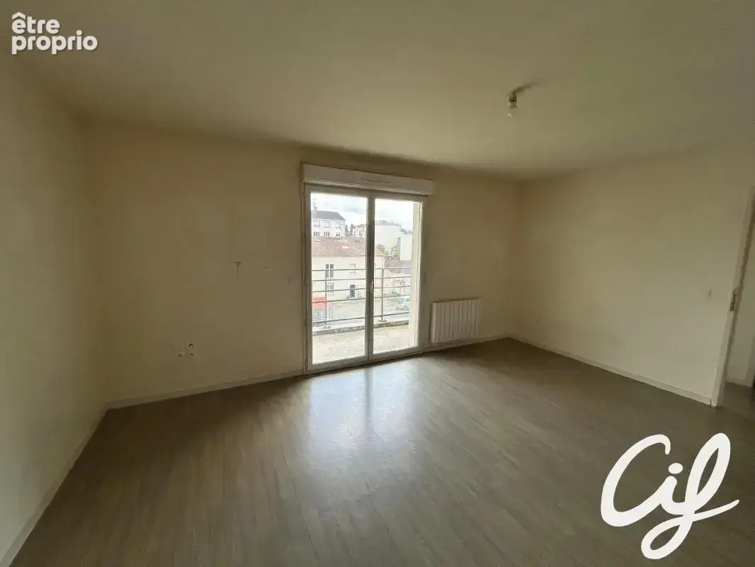 Appartement T3 Z.A.D., Z.I. Nord - 63.68 m2  144 000 Euros - photo 2