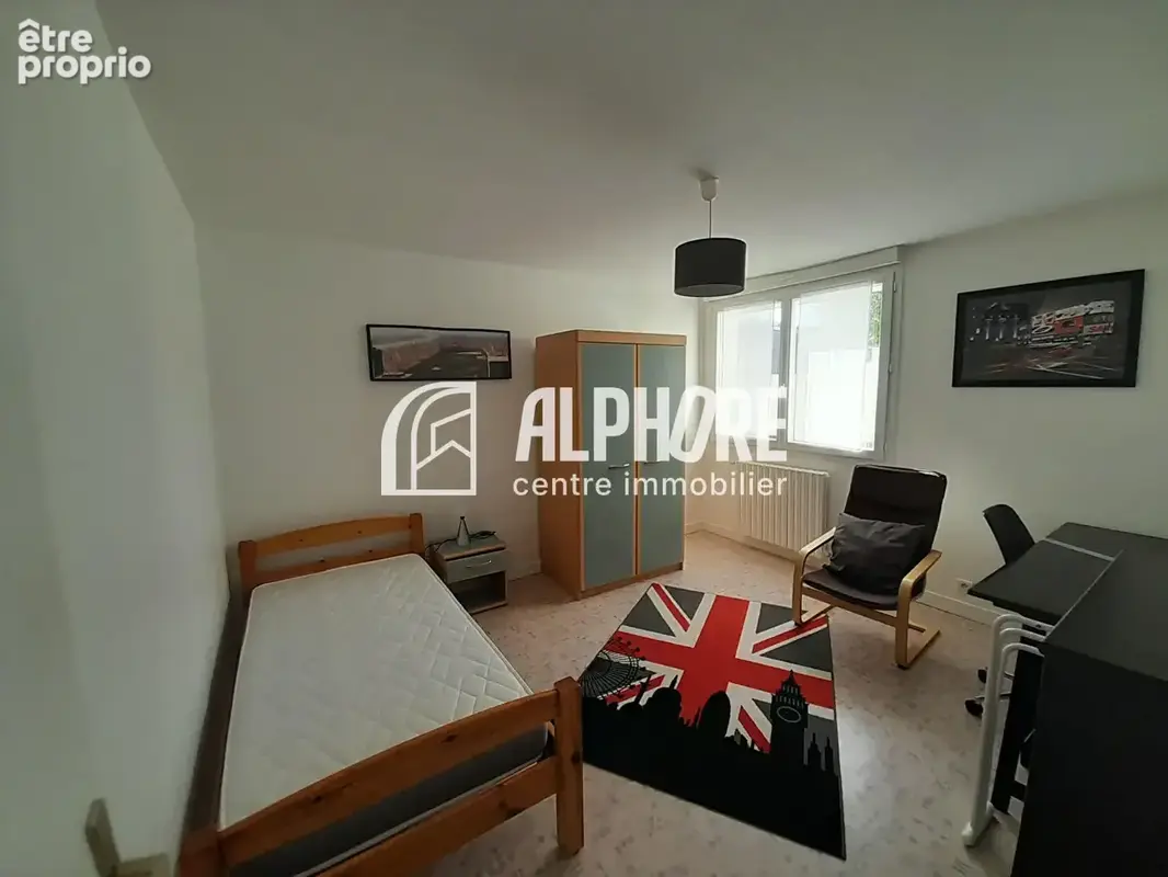 Maison composée de 2 appartements sur  879m² de terrain . (terrain  à bâtir détachable) - photo 12