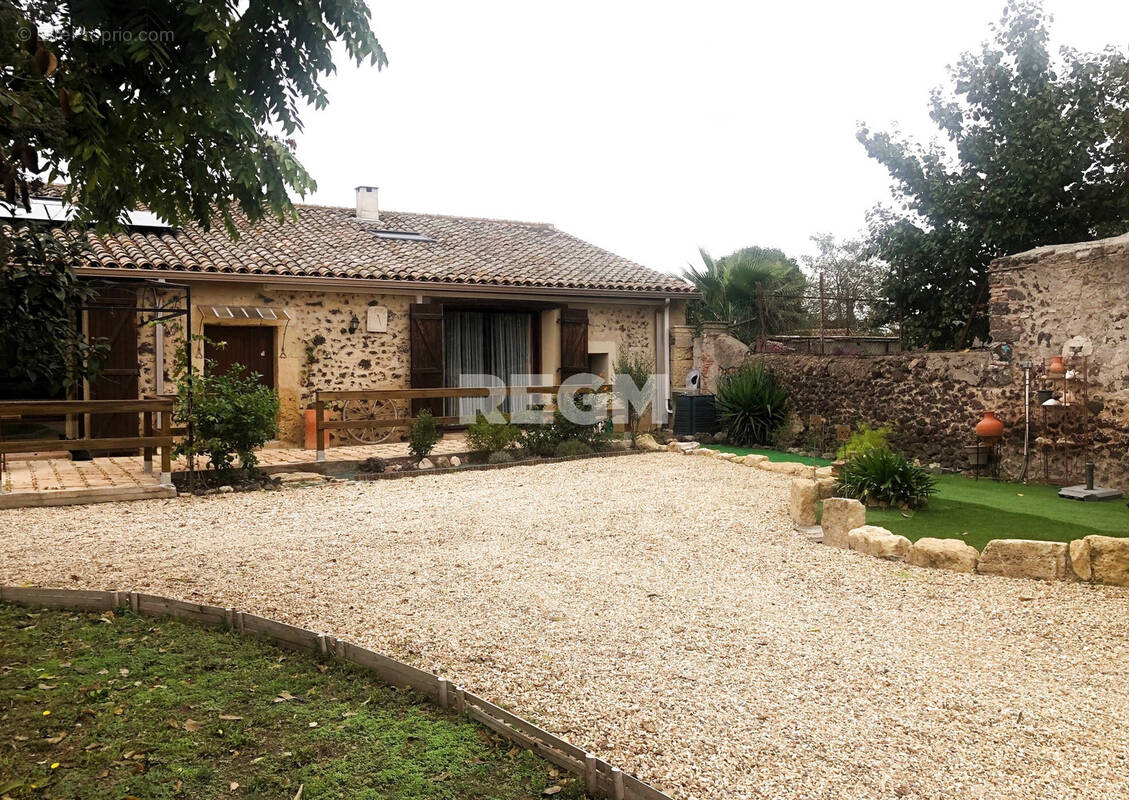 Maison à BESSAN