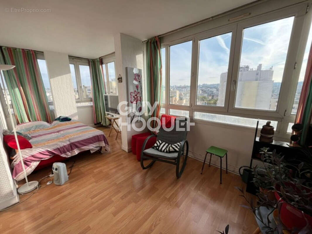 Appartement à PARIS-15E