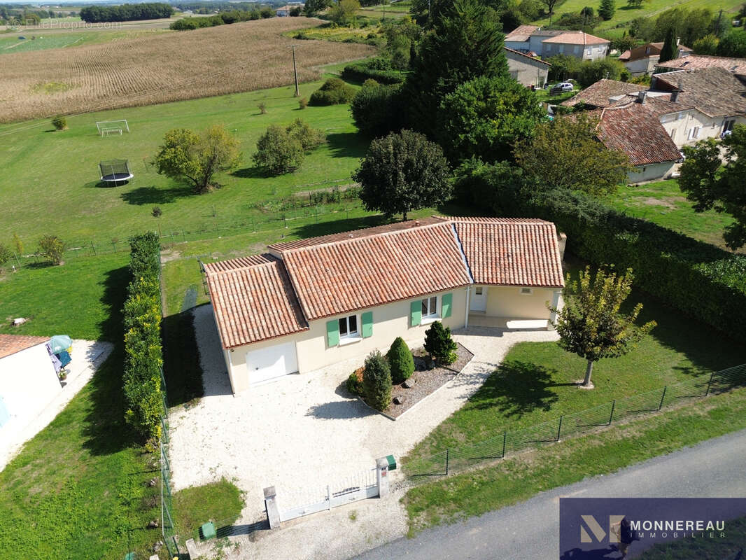 Maison à REIGNAC