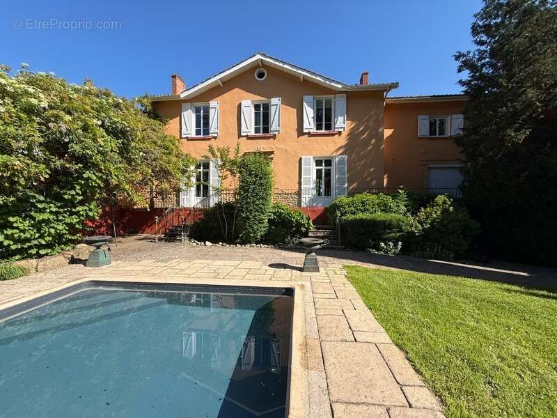 Maison à LACENAS