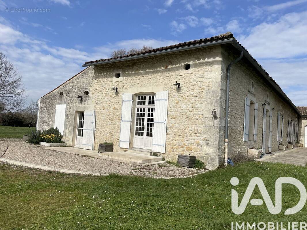 Photo 1 - Maison à CHEPNIERS