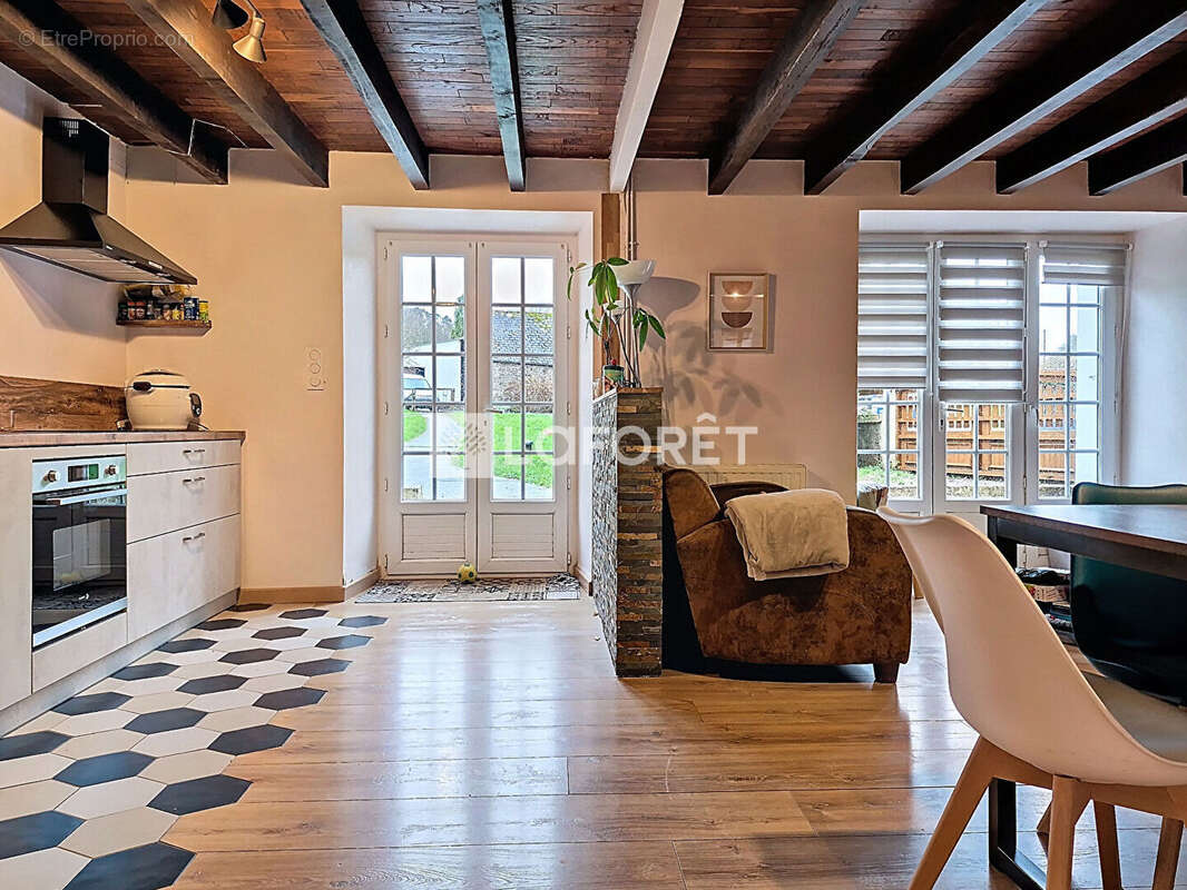 Maison à SAINT-SERVANT