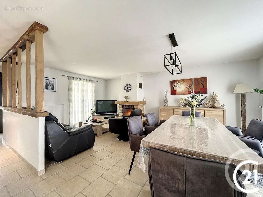 Maison à MAROLLES-SUR-SEINE