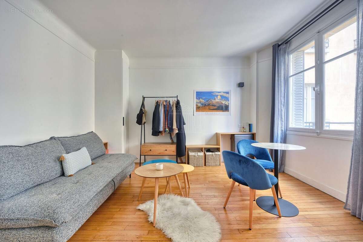 Appartement à PARIS-7E