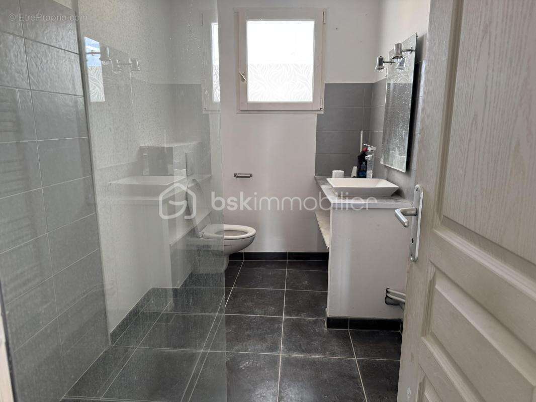 Appartement à BESSE-SUR-ISSOLE