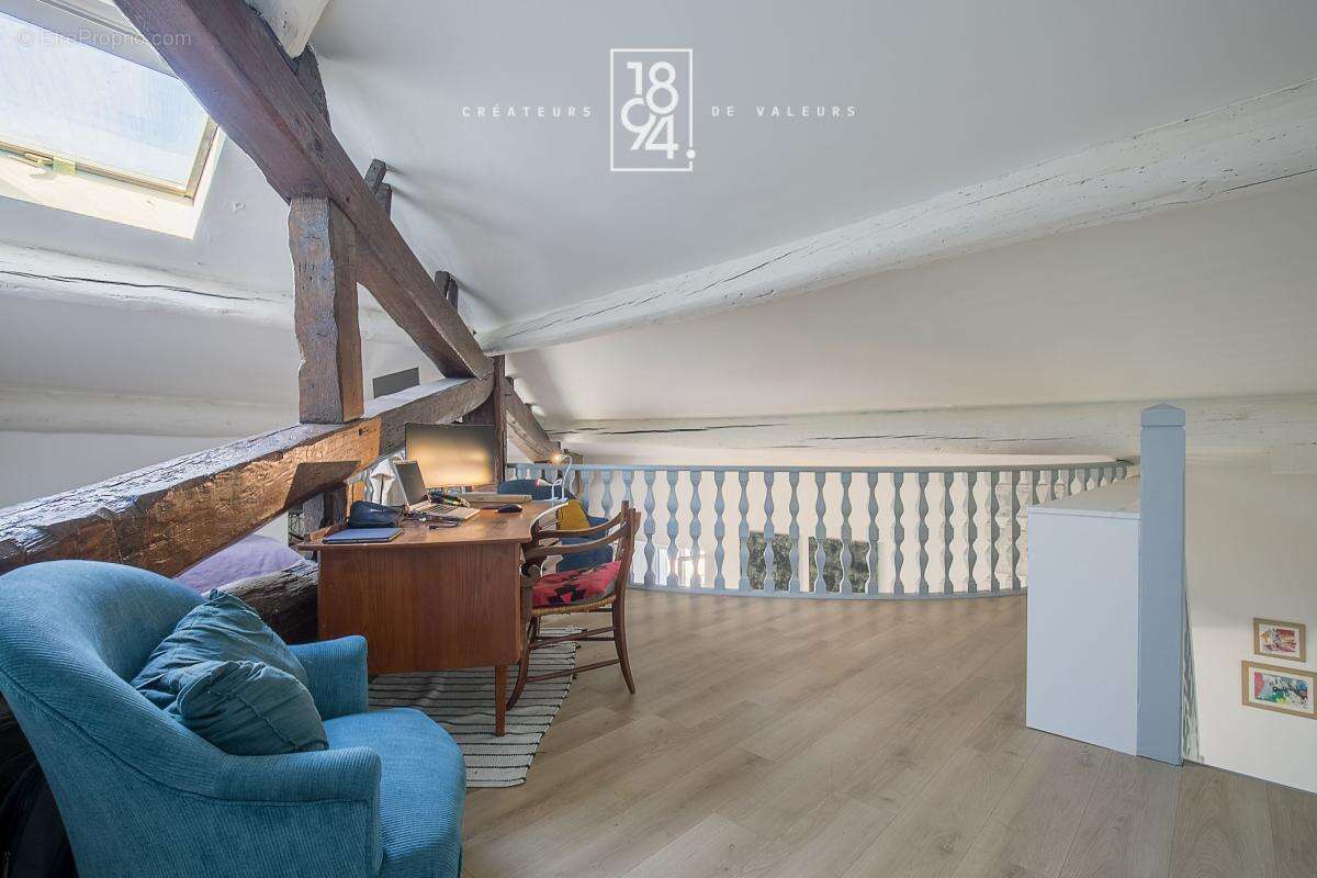 Appartement à MARSEILLE-1E