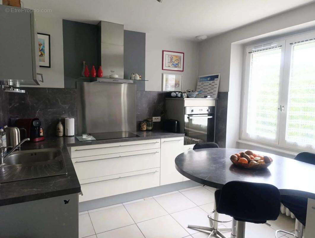 Maison à LE RELECQ-KERHUON