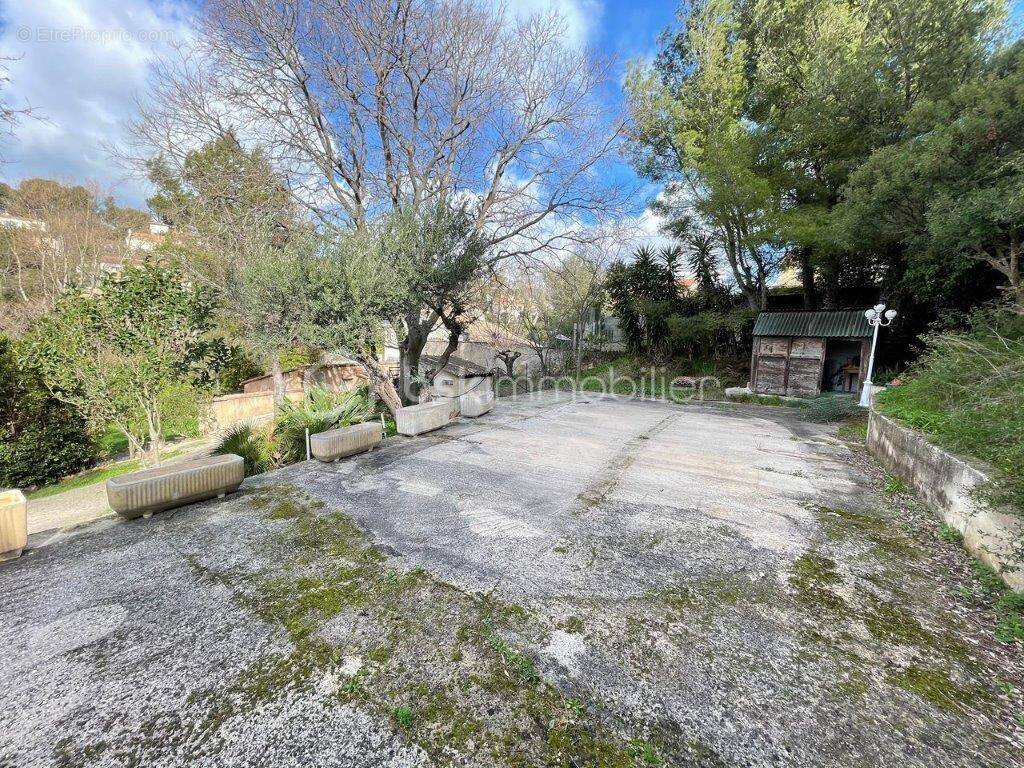 Terrain à OLLIOULES