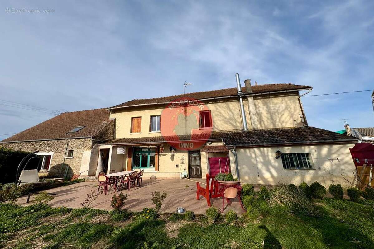 Maison à PRECY-SOUS-THIL